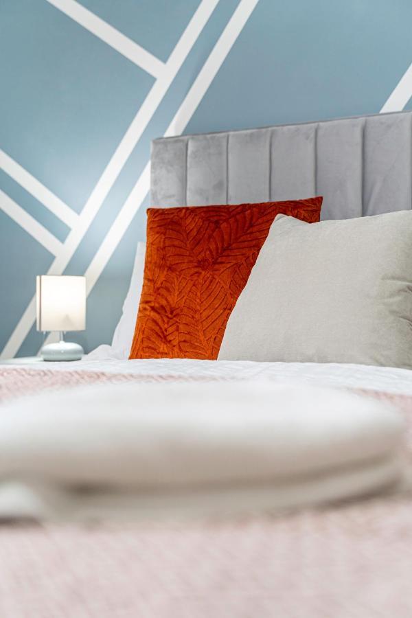 Jkg Property Solutions Presents Cosy City Apartment Coventry Bagian luar foto