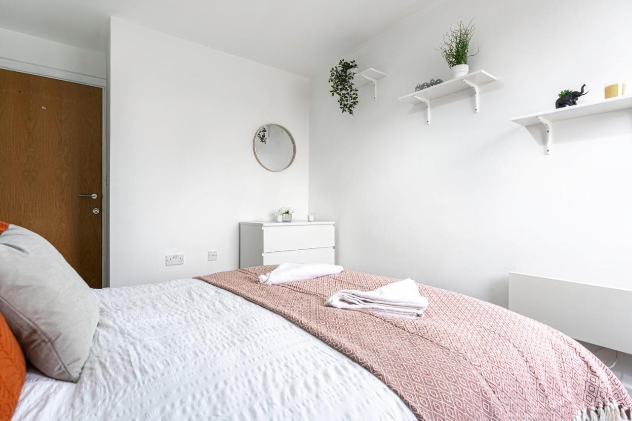 Jkg Property Solutions Presents Cosy City Apartment Coventry Bagian luar foto